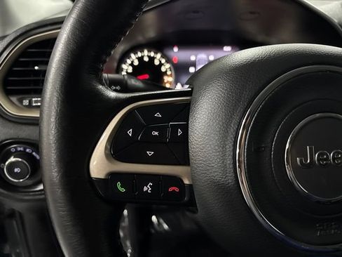 Used 2017 Jeep Renegade Trailhawk AWD/4WD image 30