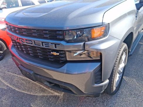 Used 2020 Chevrolet Silverado 1500 Custom w/ Custom Value Package AWD/4WD image 2