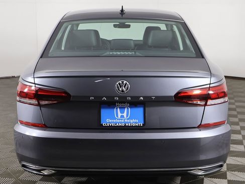 Used 2022 Volkswagen Passat 2.0T FWD image 13