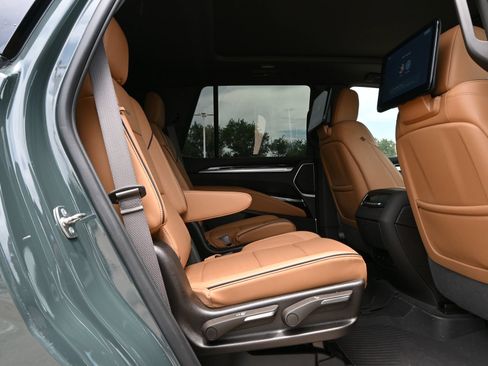 Used 2026 Cadillac Escalade Luxury w/ Touring Package AWD/4WD image 24