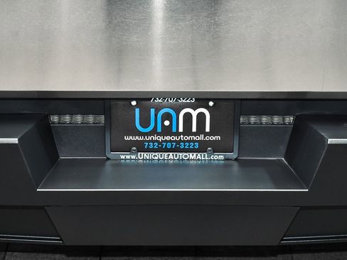 Used 2025 Tesla Cybertruck AWD Crew Cab image 88