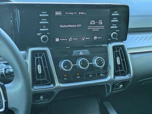 Used 2023 Kia Sorento LX AWD/4WD image 14