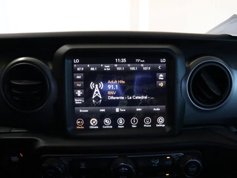 Used 2021 Jeep Gladiator Sport AWD/4WD image 29