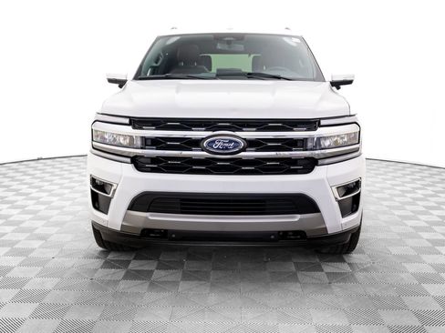 Used 2023 Ford Expedition Limited image 9