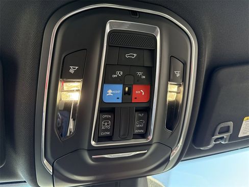 New 2025 Jeep Grand Cherokee Laredo X image 15