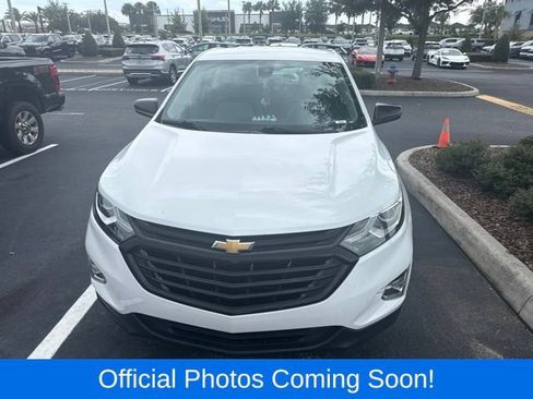 Used 2020 Chevrolet Equinox LS FWD image 2