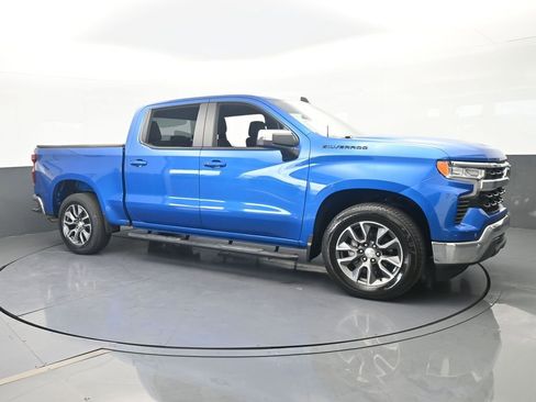 Used 2022 Chevrolet Silverado 1500 LT w/ LPO, Dark Essentials Package RWD image 8