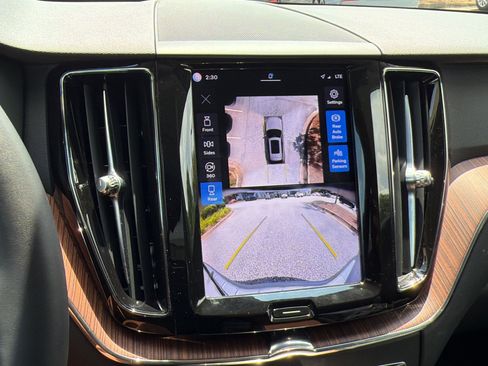 Used 2024 Volvo XC60 B5 Plus w/ Protection Package Premier AWD/4WD image 19