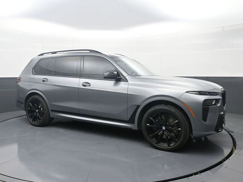Used 2025 BMW X7 M60i image 2