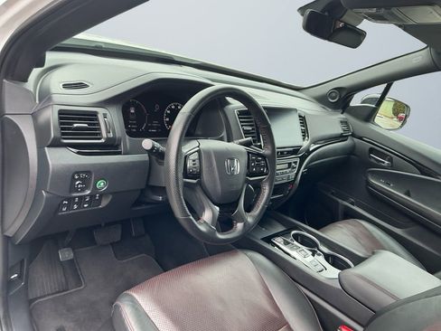 Used 2024 Honda Ridgeline Black Edition image 11