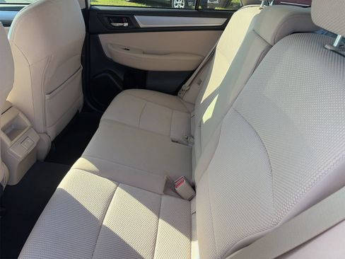 Used 2019 Subaru Outback 2.5i Premium AWD/4WD image 11