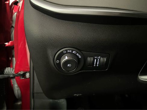 Used 2025 Jeep Compass Limited w/ Sun & Sound Group AWD/4WD image 21