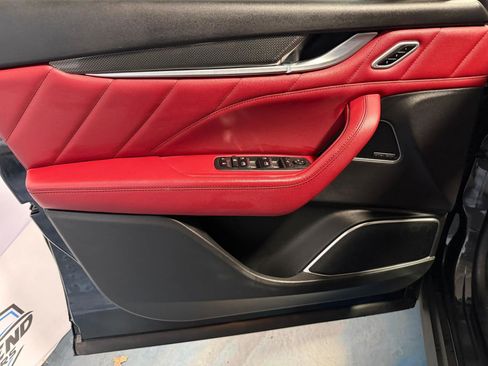 Used 2023 Maserati Levante GT AWD/4WD image 11