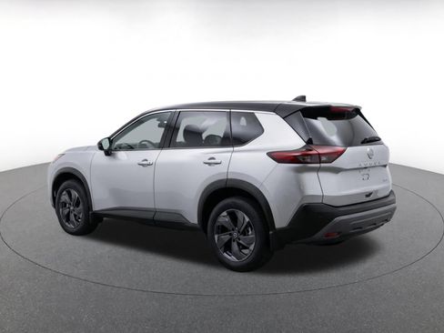 Used 2025 Nissan Rogue SV AWD/4WD image 5
