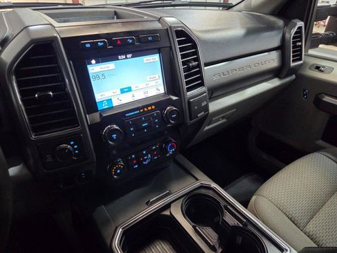 Used 2019 Ford F250 XLT w/ XLT Premium Package image 50