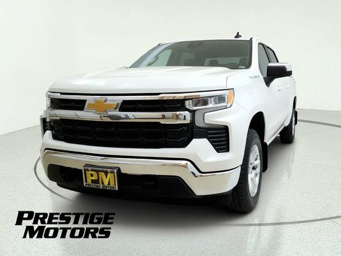 Used 2023 Chevrolet Silverado 1500 LT w/ Protection Package AWD/4WD image 2
