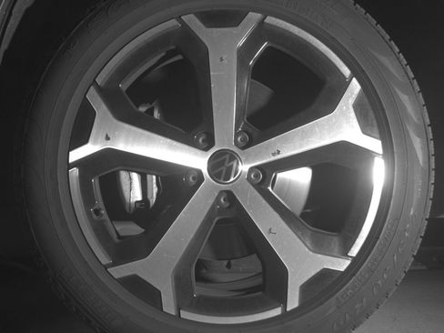 Used 2026 Volkswagen Tiguan SE AWD/4WD image 15