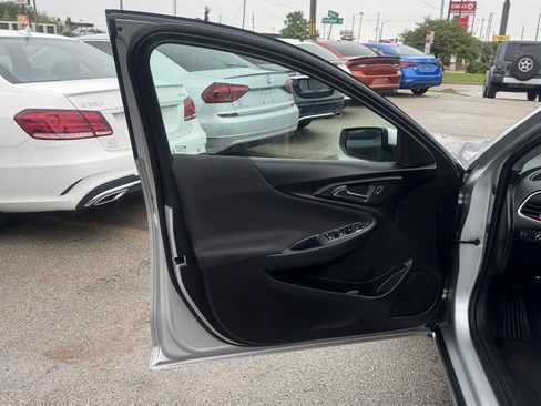 Used 2021 Chevrolet Malibu LT FWD image 14