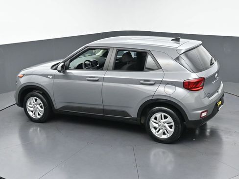 Used 2022 Hyundai Venue SE FWD image 42