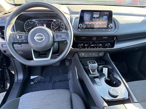 Used 2022 Nissan Rogue SV image 17