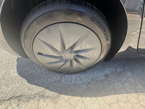 Used 2025 Tesla Model 3 RWD image 32
