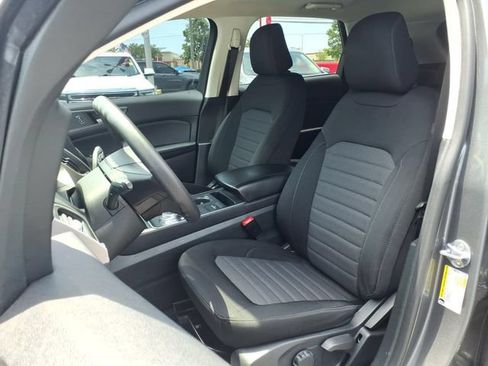 Used 2024 Ford Edge SE w/ Black Appearance Package AWD/4WD image 4