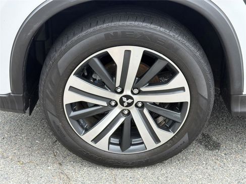 Used 2023 Mitsubishi Outlander Sport ES AWD/4WD image 32