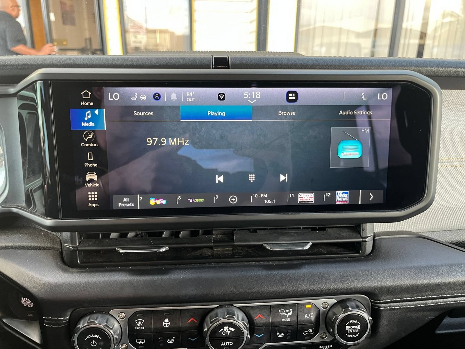 Used 2025 Jeep Wrangler Unlimited Sahara AWD/4WD image 19