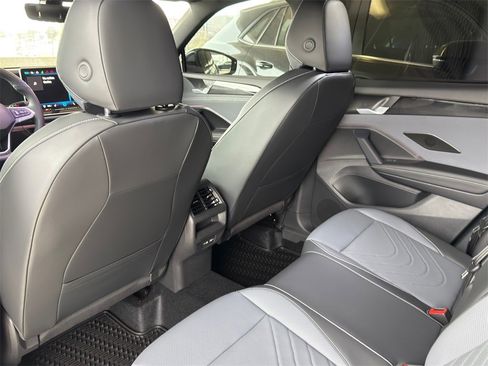 New 2026 Volkswagen Tiguan SE R-Line image 25