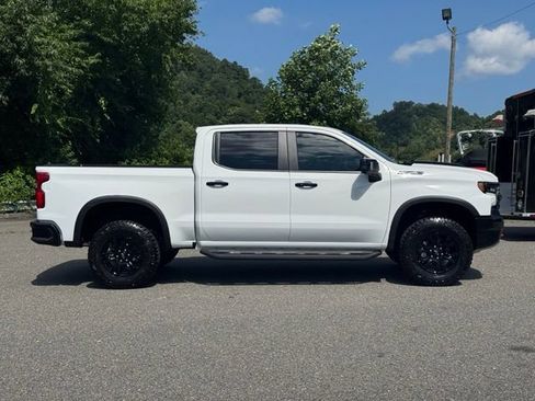 New 2026 Chevrolet Silverado 1500 ZR2 w/ LPO, Dark Essentials Package AWD/4WD image 9
