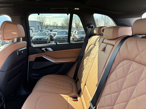 Certified 2025 BMW X5 M60i image 32
