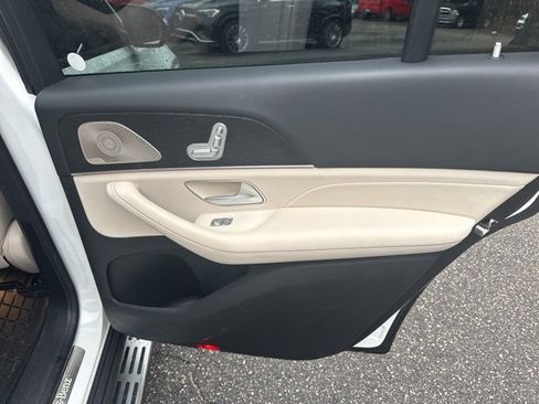 Certified 2023 Mercedes-Benz GLS 450 4MATIC image 17