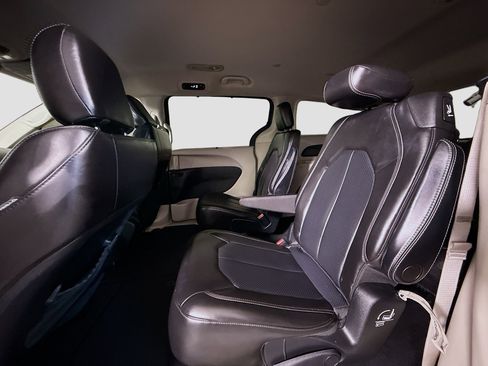 Used 2021 Chrysler Voyager Lxi FWD image 25