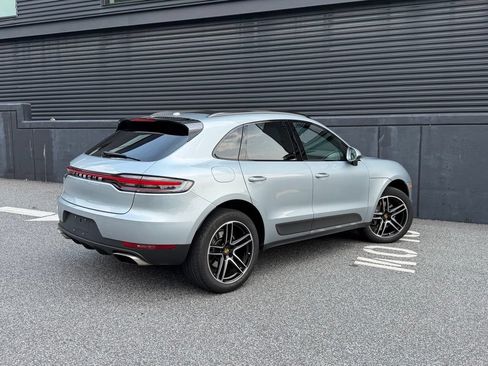 Certified 2021 Porsche Macan AWD/4WD image 10