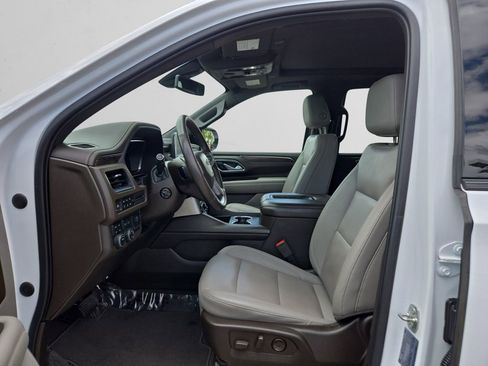 Used 2022 Chevrolet Tahoe Z71 w/ Luxury Package AWD/4WD image 10