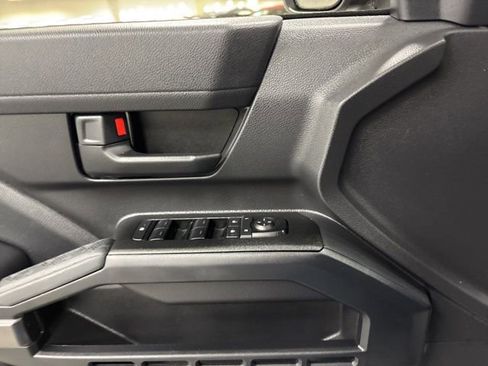 Certified 2025 Toyota 4Runner SR5 AWD/4WD image 25