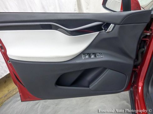 Used 2020 Tesla Model X Long Range image 37