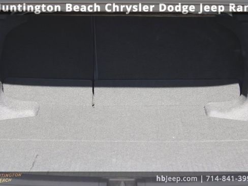 Used 2025 Toyota Corolla SE image 34