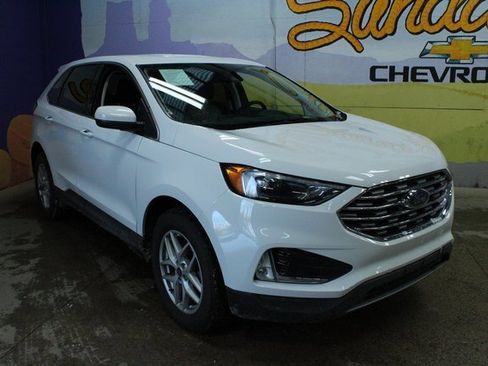Used 2022 Ford Edge SEL w/ Convenience Package image 4