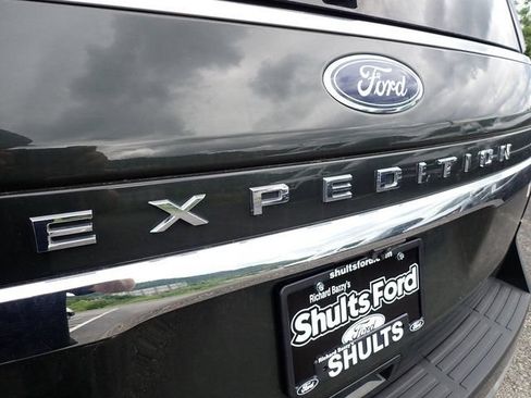 Used 2022 Ford Expedition Limited AWD/4WD image 5