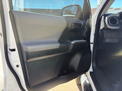 Certified 2022 Toyota Tacoma SR5 w/ Technology Package image 14