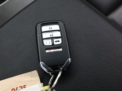 Used 2021 Honda Accord Touring image 30