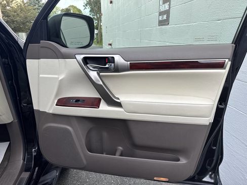 Used 2013 Lexus GX 460 image 40