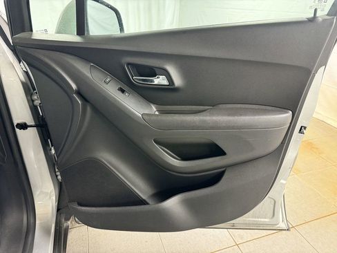 Used 2020 Chevrolet Trax LS w/ Tint and Cruise Package image 15