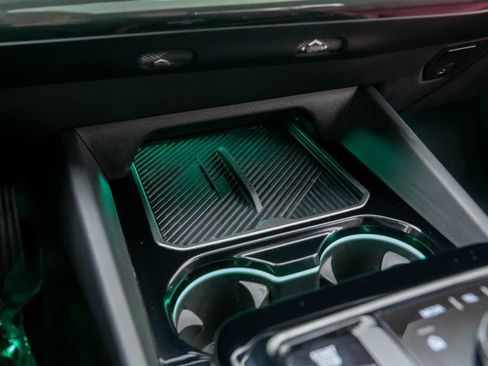 Used 2025 BMW 540i xDrive w/ Premium Package image 29