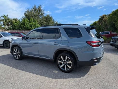 Used 2025 Honda Pilot Elite image 6