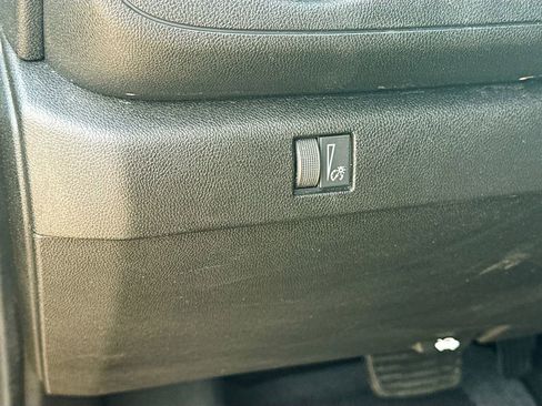 Used 2026 Chevrolet Colorado W/T w/ WT Custom Package image 10