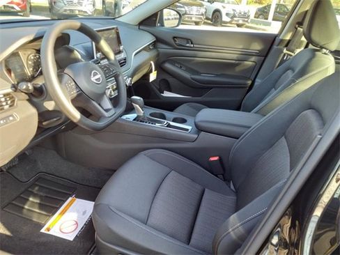 Certified 2025 Nissan Altima 2.5 S image 5