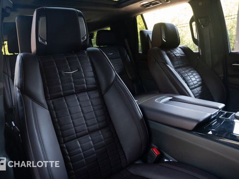 Used 2023 Cadillac Escalade V w/ LPO, ONYX Package image 25