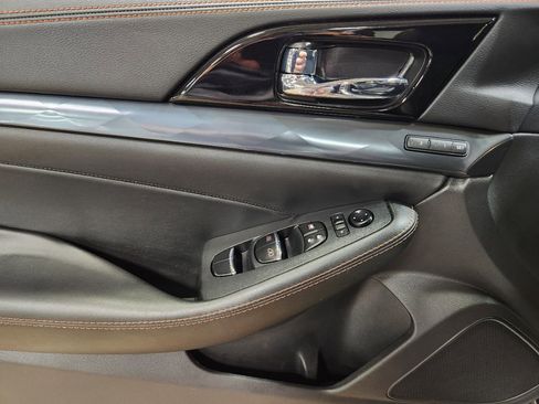 Used 2023 Nissan Maxima SR w/ Sport Mat Group image 42